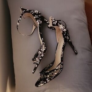 Womens size 10 ankle strap heels